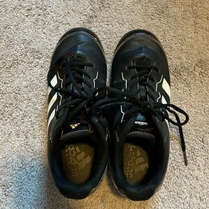Kids adidas size 4 baseball cleats